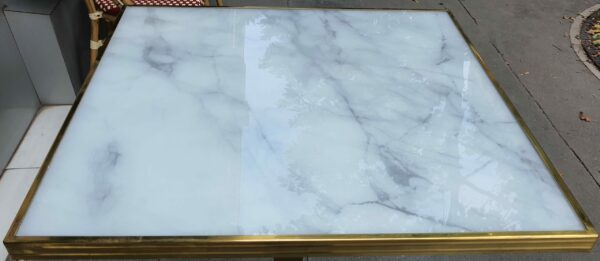 TABLE MARBRINE